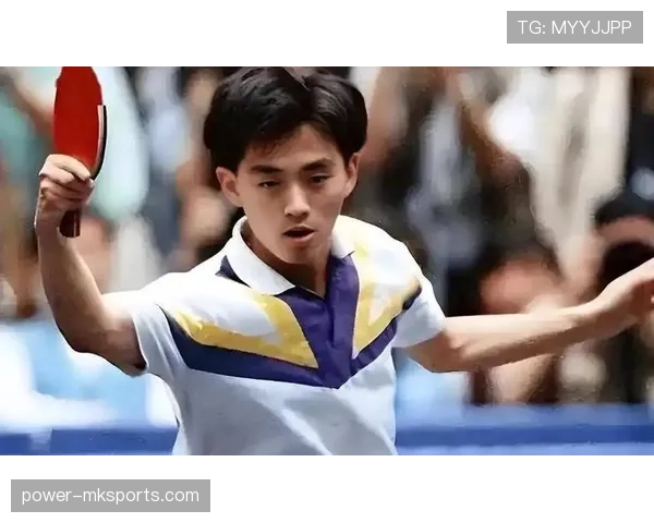 孔令辉当年赢球后喝的那瓶矿泉水，现在看简直是顶流爱豆待遇